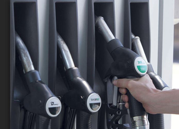 Rossz hír az autósoknak: jelentősen drágulnak az üzemanyagok!